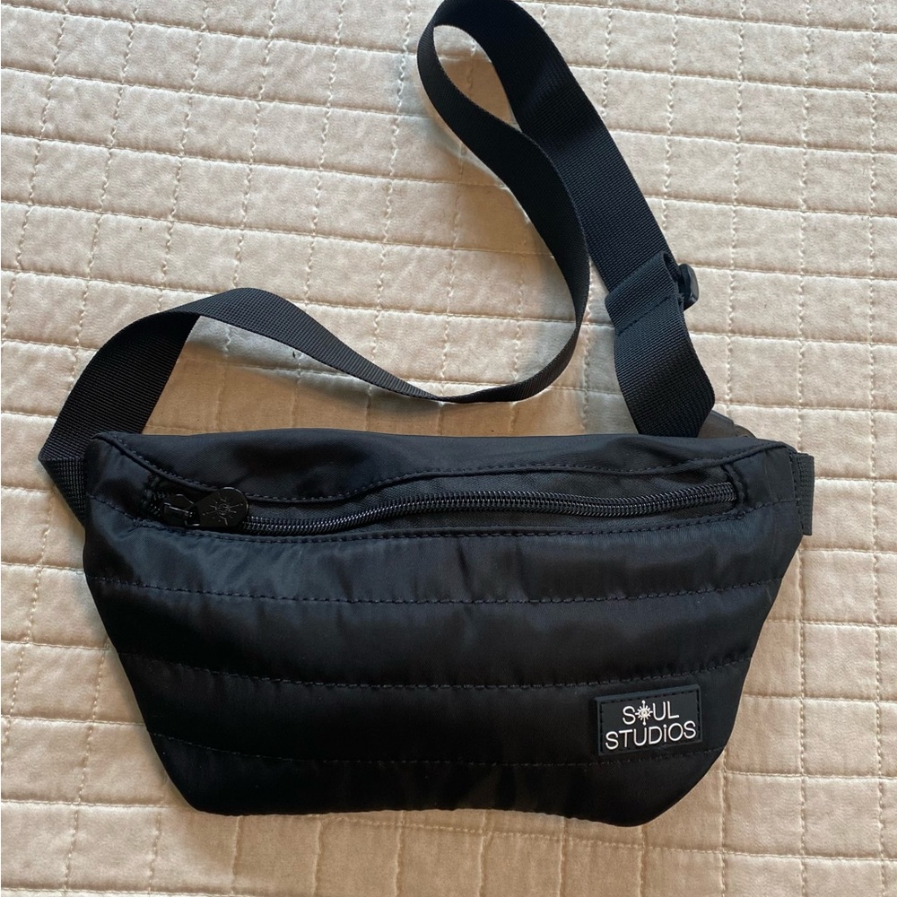 ☘️Soul Studios Quilted Belt/Fanny/Sling Bag Black Adjustable With Zipper Pocket